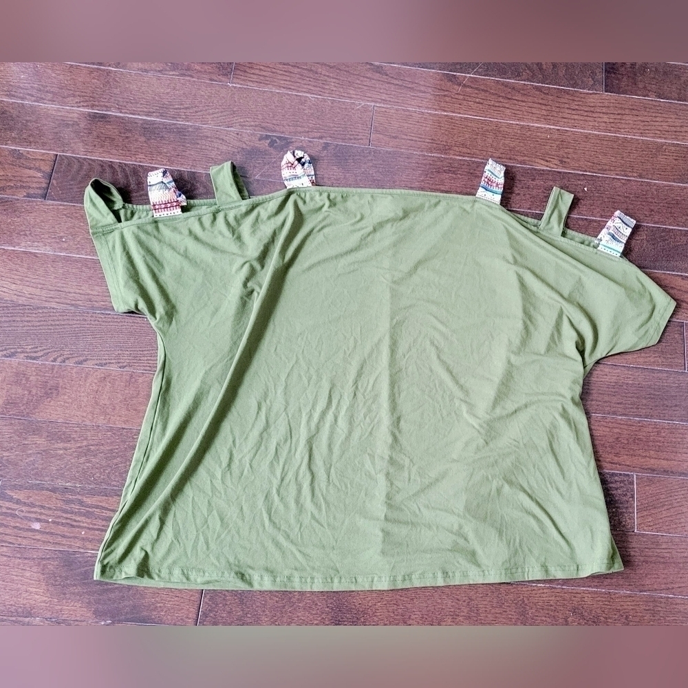 Multicolor straps Cold Shoulder Green Top Size: 20
